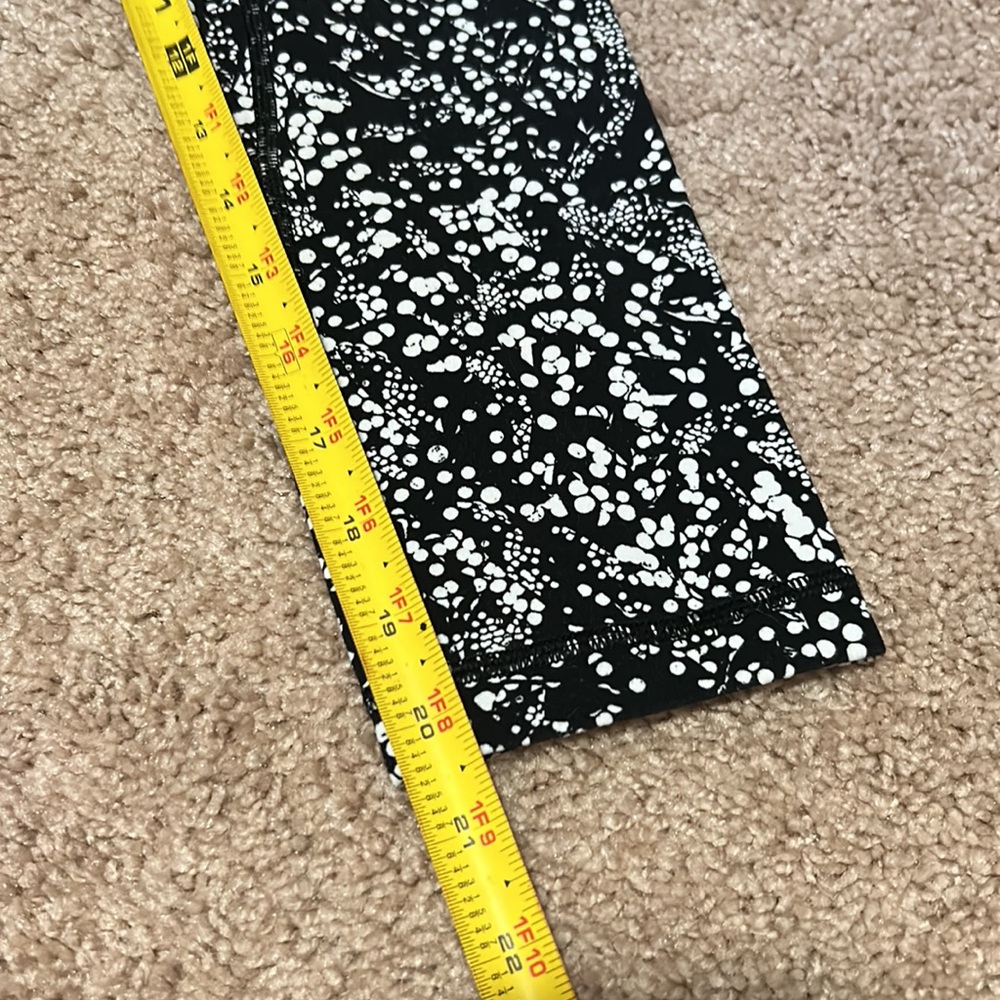 Lululemon black leggings - Picture 12 of 12